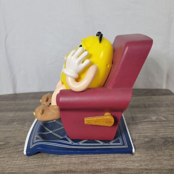 Vintage Novelty M&M Recliner Chair Yellow Candy Dispenser - Picture 4 of 8